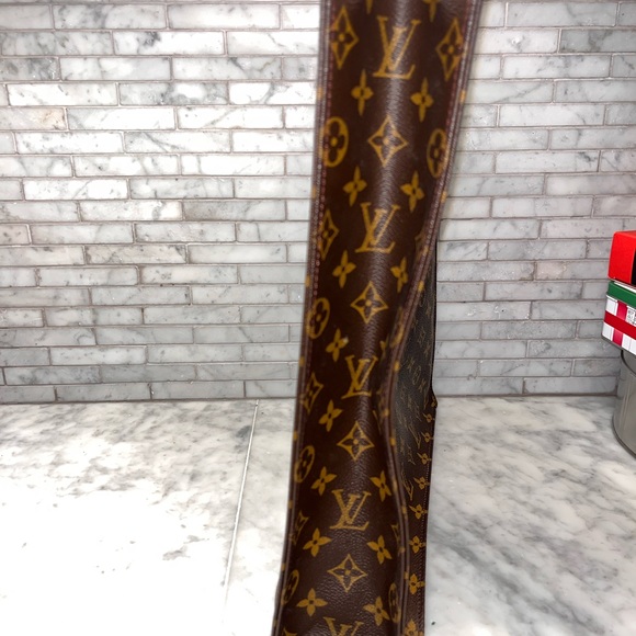 Louis Vuitton authentic Sak Plat tote bag - Picture 12 of 16